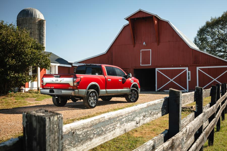  Nissan Titan XD Platinum Reserve Crew Cab 2019 года  (фото 23 из 34)